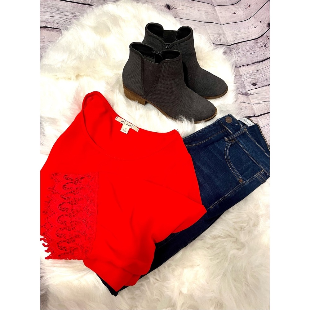 Miami Tops | SZ S | Red Blouse with Embroidered Lace Sleeves & Tulip Back